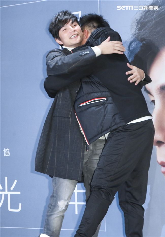 孫協志「守候，一光年」新專輯發布與量能翼星執行長彭康育。（記者林士傑/攝影）