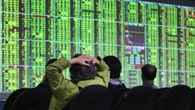 台北股市13日開盤跌104.04點，加權股價指數為9727.17點。（中央社檔案照片）