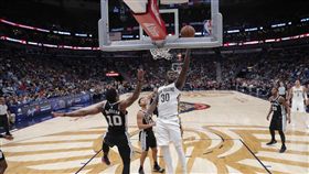 ▲Julius Randle上場僅25分鐘就拿下大三元。（圖／美聯社／達志影像）