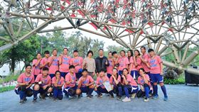 南投埔里高工女子壘球隊訪台中花博 驚呼好漂亮／台中市政府提供