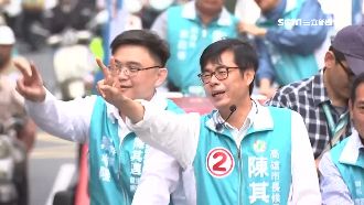 陳其邁掃街　韓國瑜宣傳車亂入較勁