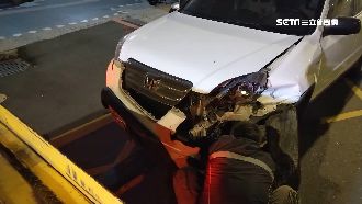 疑身體不適　男駕禮車撞變電箱釀停電