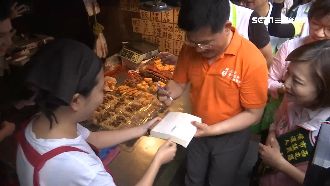 直搗對手大本營！林佳龍水湳市場掃街