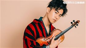 廖柏雅從小提琴手轉戰歌壇。（圖／柏雅音樂工作室提供）