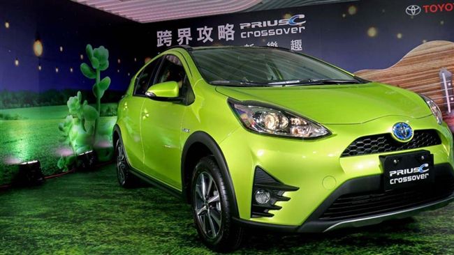 跨界油電新時尚　豐田PRIUS c