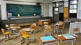 京都影展推藝術　小學校園成展場（1）京都國際電影節創舉包含與影展同步登場的多元藝術展演，今年主展場之一的元淳風小學校是一所已廢校的小學，上課用的教室成了藝術展示間，與創作合為一體。中央社記者黃鈺嵐攝　107年10月27日