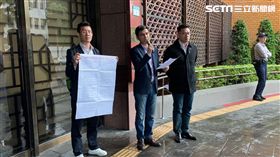 下一代幸福聯盟理事長曾獻瑩（中），北檢，中選會主委陳英鈐，違反公投法。潘千詩攝影