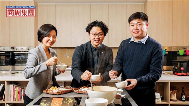 二代同桌吃飯20年　看桂冠接班秘密