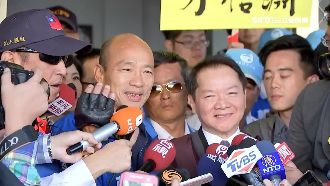 韓國瑜岡山掃街　歌王葉啟田開嗓力挺