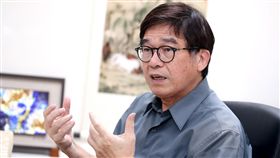 故宮北院整修文物搬遷　流程嚴謹確保安全故宮副院長黃永泰15日接受中央社專訪表示，北院整建過程會需要移動文物，儘管是在院內運送，但為保護文物，一定會事先經過故宮內部嚴謹繁複的討論，更會「全程戒護、攝影，絕對小心翼翼以確保文物安全。」中央社記者吳翊寧攝　107年11月15日