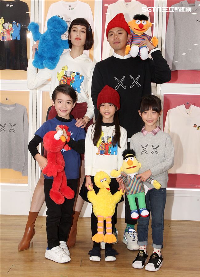 黃鴻升、陳庭妮多變穿搭演繹自我個性。（記者邱榮吉/攝影）