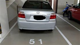 停車格,私人車位,鄰居（圖／翻攝自爆怨公社臉書）