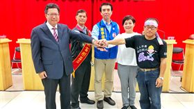 桃園市長公辦政見會　候選人爭取支持桃園市第2屆市長選舉公辦電視政見發表會13日登場，5位市長候選人包括民進黨籍鄭文燦（左）、國民黨籍陳學聖（中）、無黨籍楊麗環（右2）、朱梅雪（右）、吳富彤（左2）都出席發表會，提出個人政見與願景，爭取選民支持。中央社記者吳睿騏桃園攝　107年11月13日