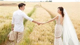 婚紗照曝光！修杰楷巴黎甜牽賈靜雯❤