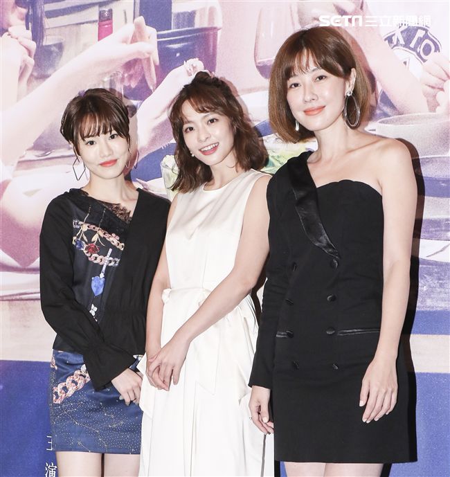 三立迷你劇「你好，幸福」首映會女主角李維維、陽詠存與葉星辰一同合影。（記者林士傑/攝影）