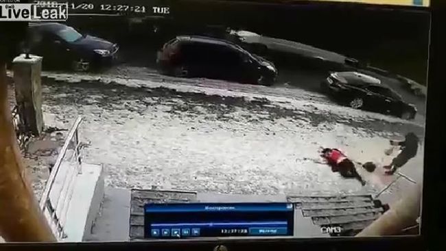 11樓高冰柱掉下…婦路過被砸爆頭亡