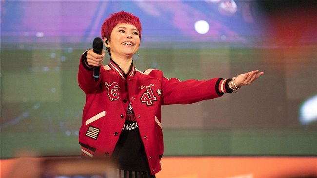 詹雅雯感動獻唱　擠爆蘇貞昌晚會現場