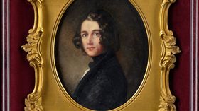 英國作家狄更斯（Charles Dickens）肖像畫。（圖／擷取自Philip Mold&Company官網）