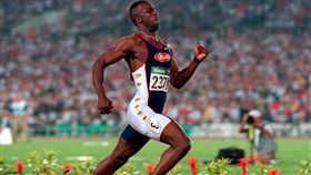 直挺上身跑步是強森的特色。（圖／翻攝自Sportnet網站）