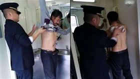 「2年沒洗澡」飄腥臭味…全車大崩潰！列車長幫男乘客搓澡　暖爆民眾(圖/微博)