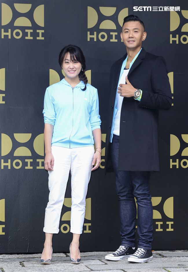 黑人陳建州與海裕芬參加防曬品牌發表會。（記者林士傑/攝影）