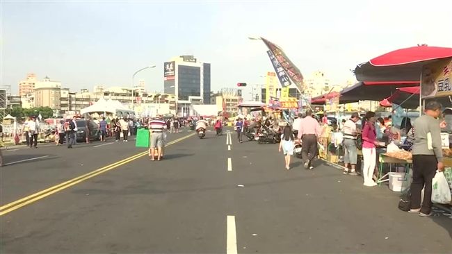 選前之夜有錢潮　揭密攤商卡位精華區