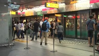 邁粉韓粉交會點…6倍警力美麗島戒備