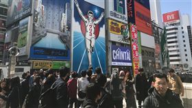 2025年世博 確定由日本大阪主辦國際展覽局(BIE)24日凌晨在巴黎開會，決定2025年世博舉辦城市，3座城市競爭結果，由日本大阪爭取到主辦權。這是大阪時隔55年主辦世博，日本時隔20年主辦世博。中央社記者楊明珠大阪攝 107年11月24日