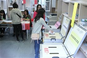 九合一選舉,投票,公投,投票日,排隊（圖／記者邱榮吉攝影）