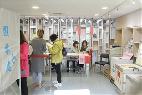 九合一選舉,投票,公投,投票日,排隊（圖／記者邱榮吉攝影）