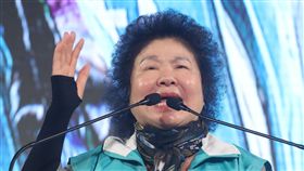 選前之夜　陳菊：這是守護高雄的關鍵選舉「守護民主 決勝高雄 WeCARE高雄之夜」23日晚間在鳳山高雄市議會後側空地舉行，總統府秘書長陳菊（圖）率團隊為民進黨高雄市長候選人陳其邁站台，她聲嘶力竭的催票，重申這是守護高雄及台灣價值的關鍵選舉。中央社記者吳翊寧高雄攝　107年11月23日