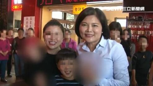 抓到！投票日　張麗善違規「比號次」