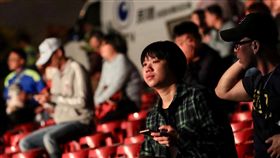 開票之夜　林佳龍支持者等開票（1）2018九合一選舉暨公投24日下午4時起陸續開票，民進黨台中市長候選人林佳龍競選總部也同步統計開票，但晚間近7時，現場人潮仍不多。中央社記者吳家昇攝　107年11月24日