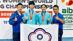 54公斤級選手林郁婷及69公斤級選手陳念琴奪得金牌。（圖／體育署提供）