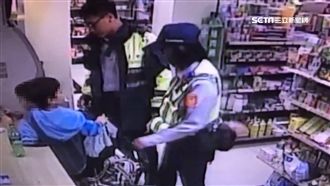 太冷拒游泳…童逃家200公里到墾丁