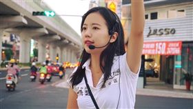 吳佩芸泳裝看板（圖／翻攝自吳佩芸臉書）