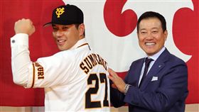 炭谷銀仁朗加盟巨人。（圖／翻攝自巨人推特）