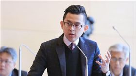 台中市政府新聞局長卓冠廷,洪慈庸,圖/翻攝自卓冠廷臉書