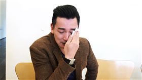 伊正回憶父親急救過程不禁悲從中來。（圖／記者蔡世偉攝影）