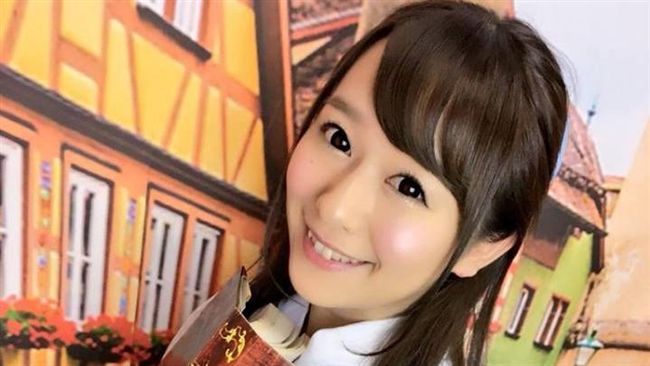 肚皮被調侃　知名AV女優爆暫停拍片
