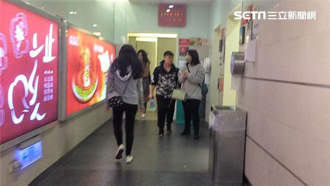 嫩妹如廁遭反鎖強吻　噁男說詞讓人懵