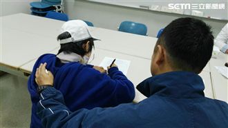 國道警車禍腦死！父母含淚簽下器捐書