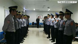 國道警器捐遺愛　同仁病房外列隊致敬