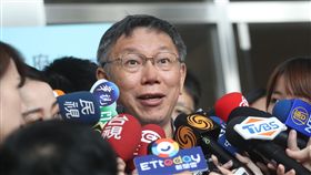 雙城論壇是否提兩岸一家親  柯文哲：講稿還沒想第9屆台北市與上海市雙城論壇暫定12月20日舉行，對雙城論壇會不會再提兩岸一家親等論述，台北市長柯文哲（圖）27日接受媒體訪問時表示，講稿還沒開始想。中央社記者裴禛攝  107年11月27日