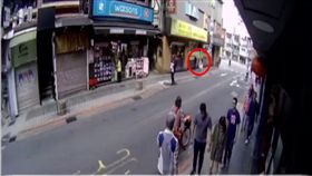 台北,大安,永康街,搶劫,美工刀,胡同文。翻攝畫面