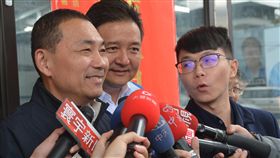 侯友宜讚邱豐光是很棒人才國民黨籍新北市長當選人侯友宜（左）28日受訪表示，所有人事案都在思考與討論中，目前都沒定案；警政署副署長邱豐光是很棒的人才，也是多年老戰友，他的認真做事態度真的很不錯，很多人都想要重用邱豐光。中央社記者黃旭昇新北市攝　107年11月28日