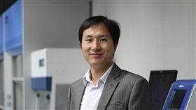 賀建奎宣布基因編輯嬰兒在中國誕生  引軒然大波中國南方科技大學副教授賀建奎（圖）26日宣布世界首例基因編輯嬰兒11月已在中國誕生後，立刻引發軒然大波，國內外負評如潮。（取自賀建奎博客）中央社  107年11月27日