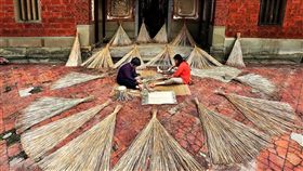 交通部觀光局舉辦2019經典小鎮票選活動，網路票選結果由苗栗縣苑裡鎮擊敗新北瑞芳、彰化鹿港等地，獲第一高票，在第一階段勝出。