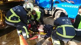 新北市，五股，工安意外，挖土機，油壓缸