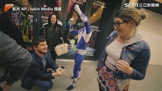 假人挑戰藏求婚橋段　女友驚喜點頭